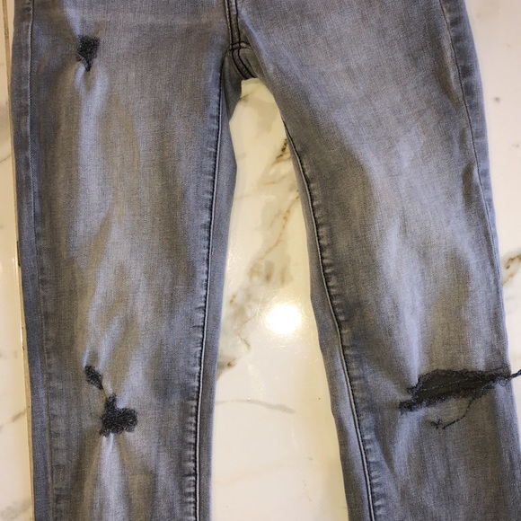 🌼3 for 40$🌼 high rise AE ripped Jeans - Picture 2 of 4